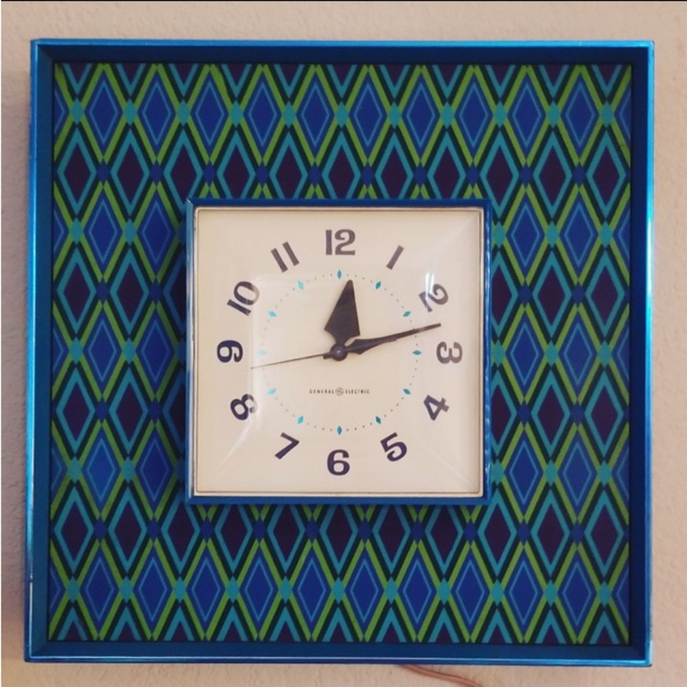 Vintage General Electric Wall Clock Retro Works Perfectly